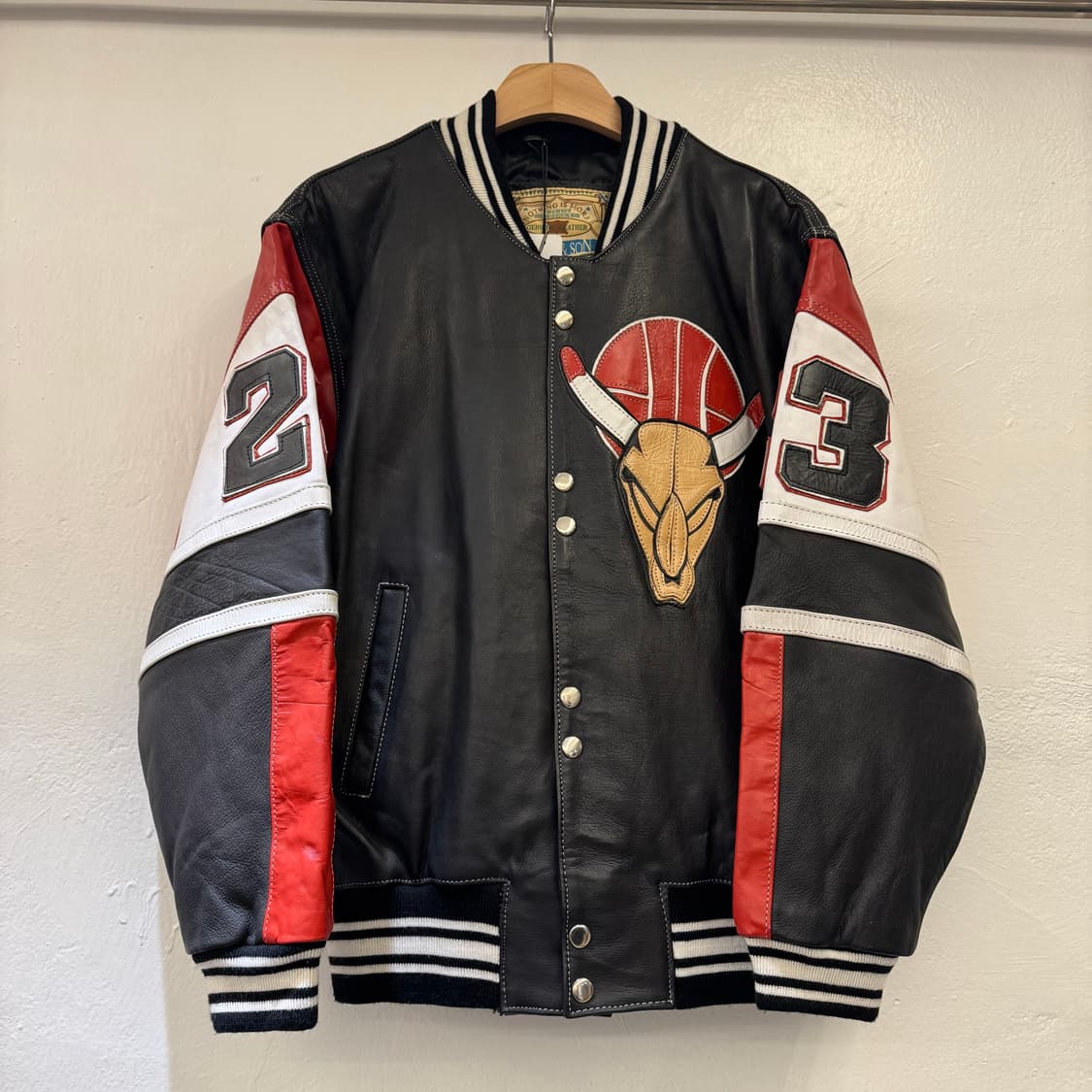 하우이 앤 선 베스킷 볼 레더 바시티 자켓
 상품이미지2