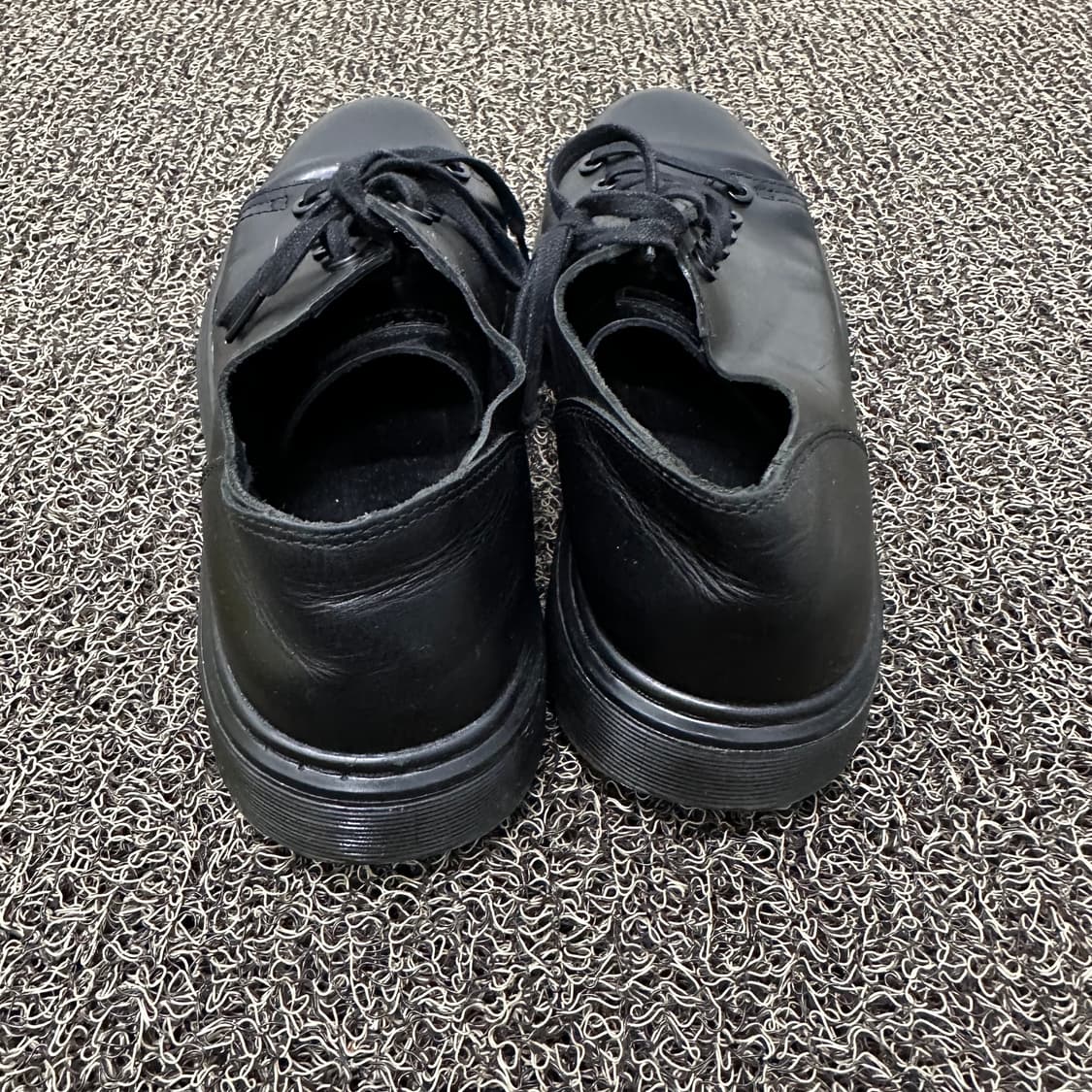 닥터마틴 단테 6홀 스니커즈 블랙 UK8(270사이즈) 상품이미지4