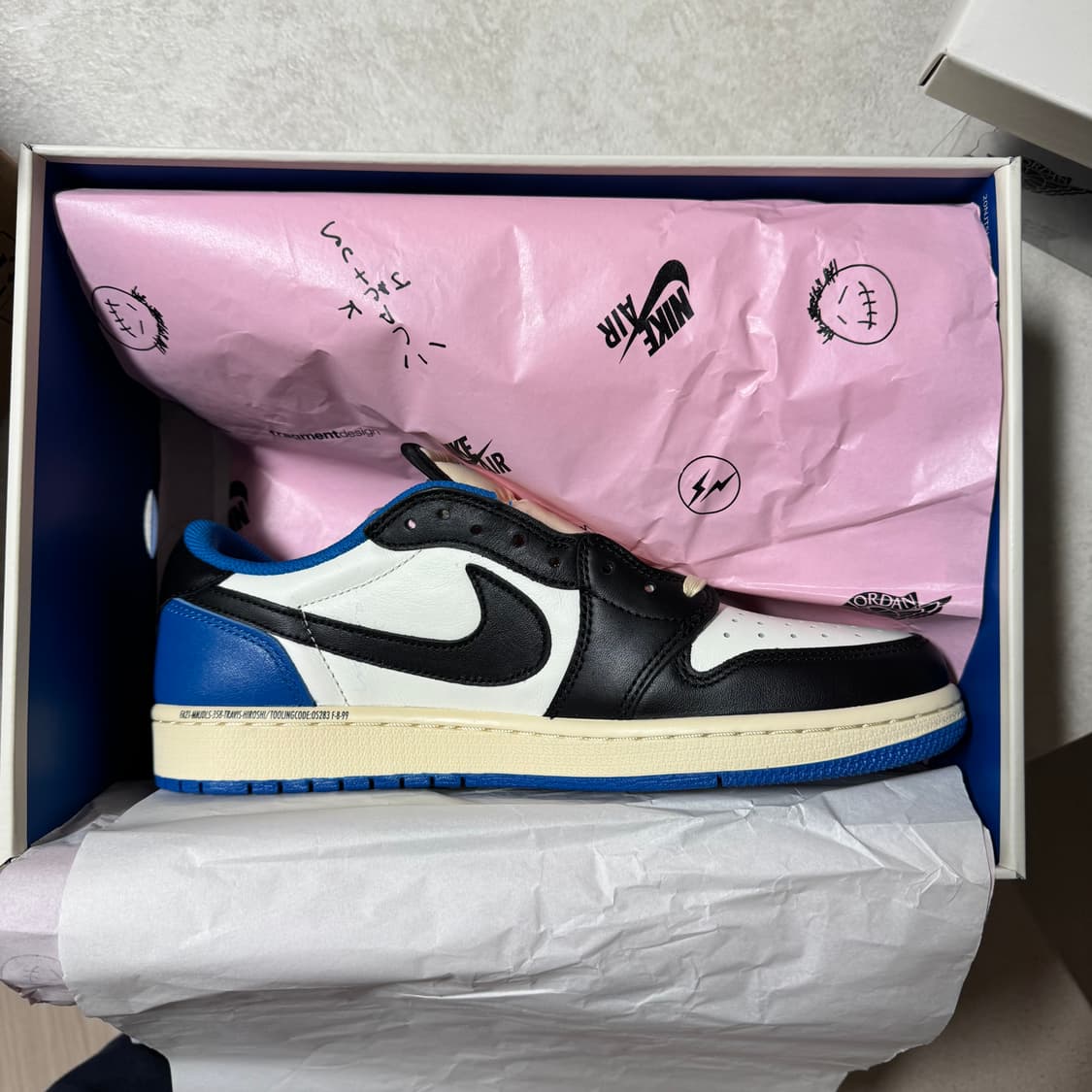 조던1 트레비스 스캇 프라그먼트 상품이미지3