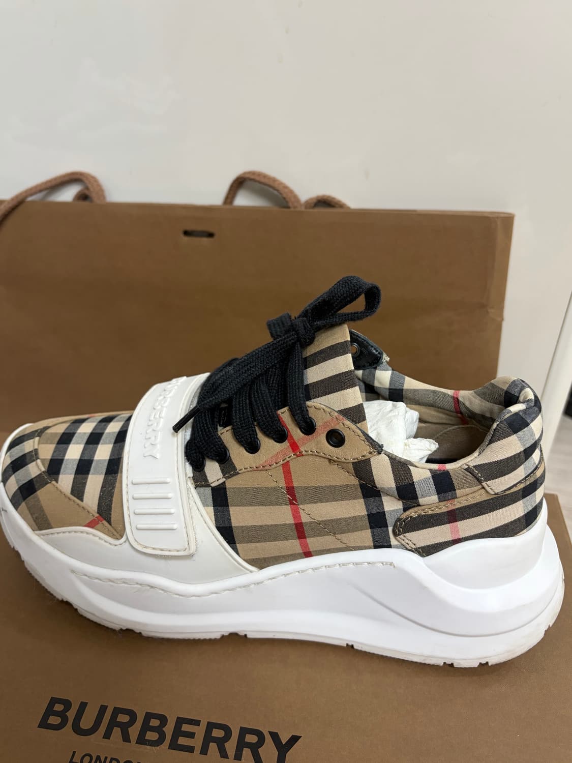 버버리 스니커즈 36.5 사이즈 (235) 상품이미지6
