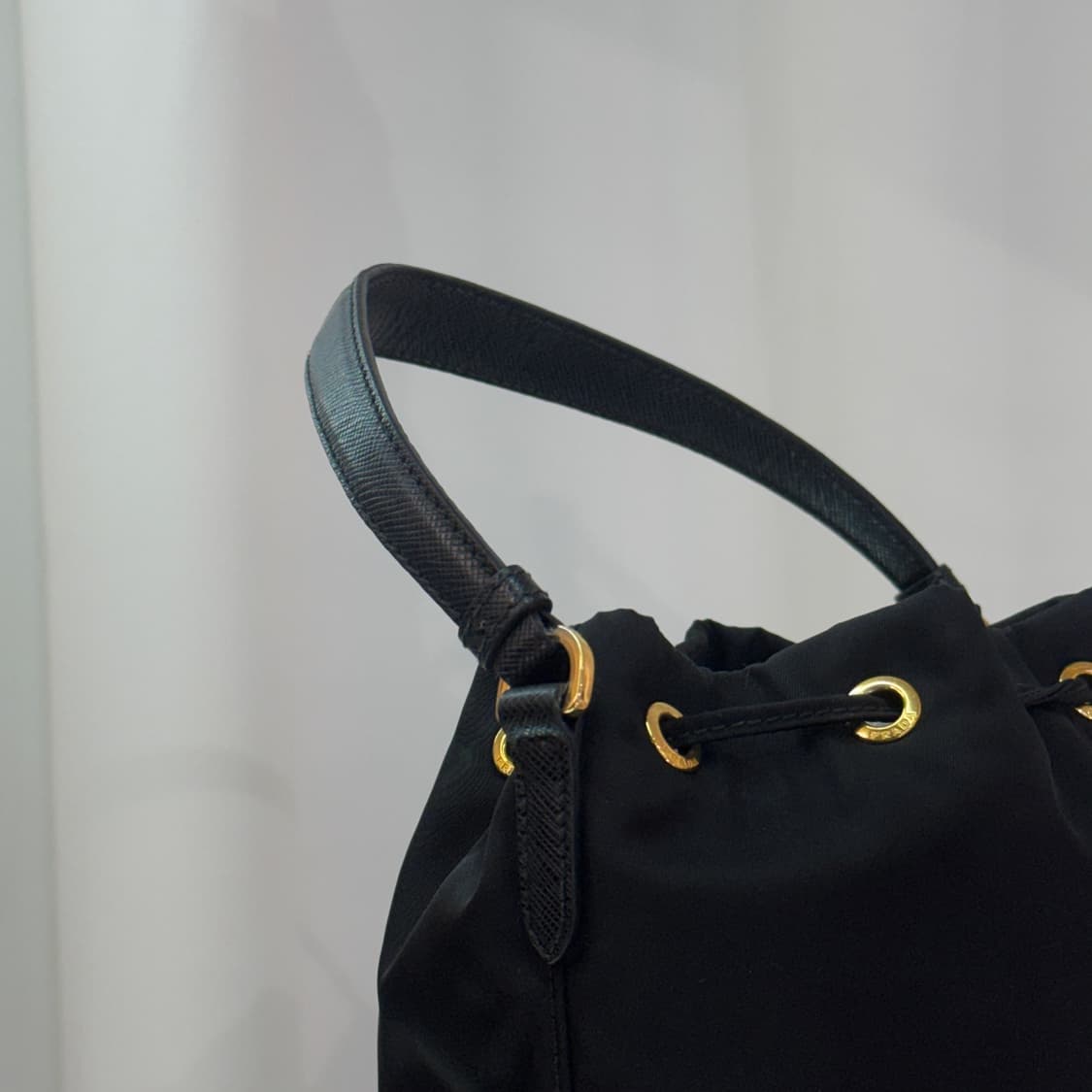 [정품] 프라다 삼각로고 리나일론 듀엣 버킷백 불략 골드 상품이미지2