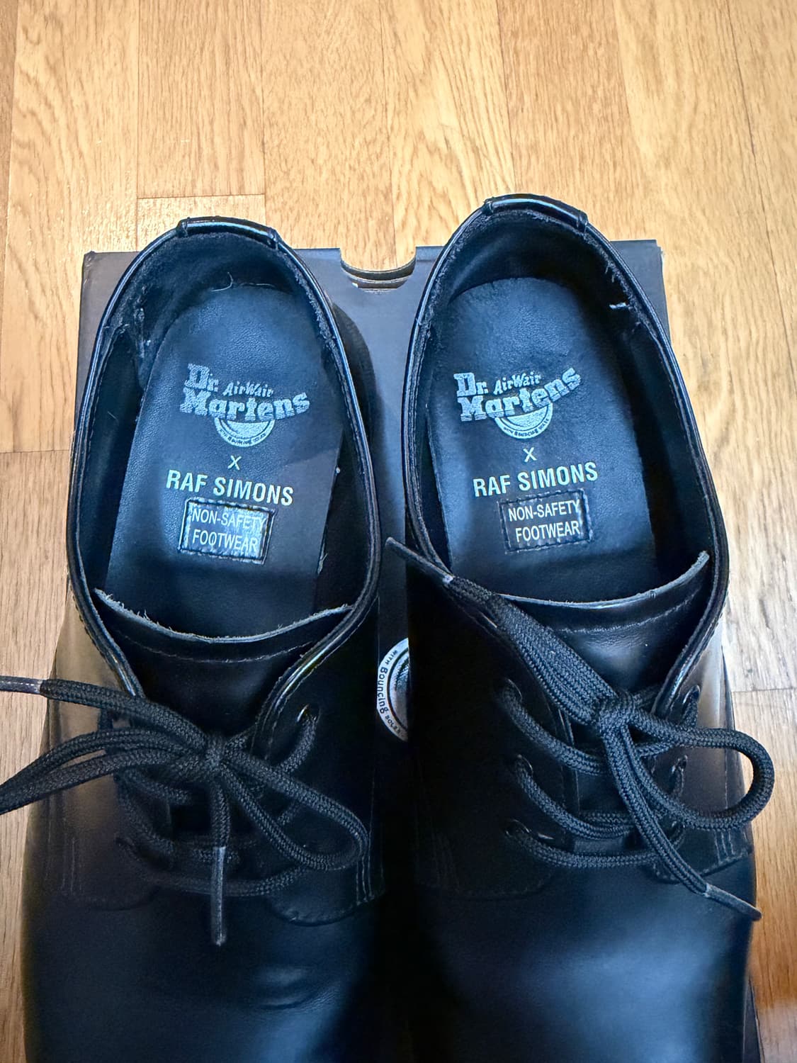 라프시몬스 닥터마틴 스틸토 280 상품이미지2