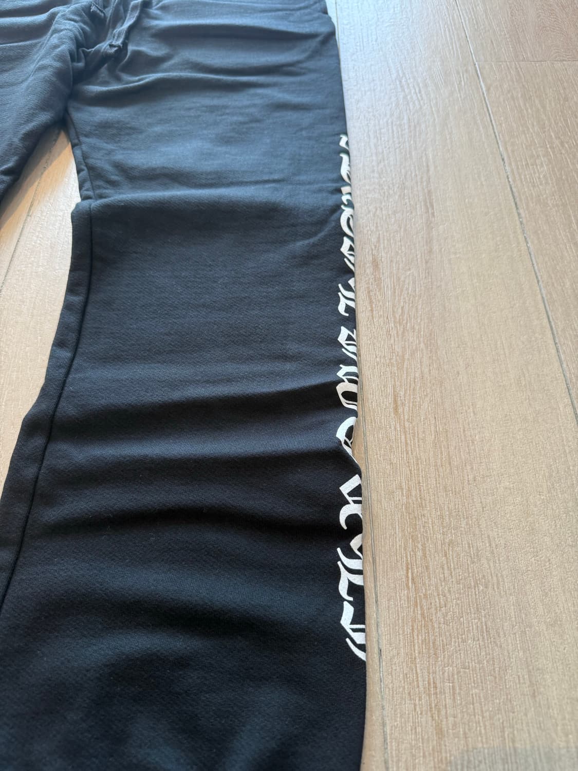 크롬하츠 스크롤 로고 스펠아웃 스웨트팬츠 블랙 L 상품이미지4