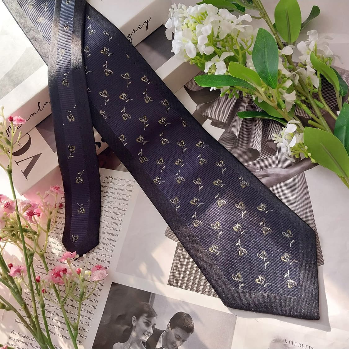 조르지오 첼리니 실크 블랙 플라워 넥타이 9.5cm A+등급 K1751
 상품이미지4