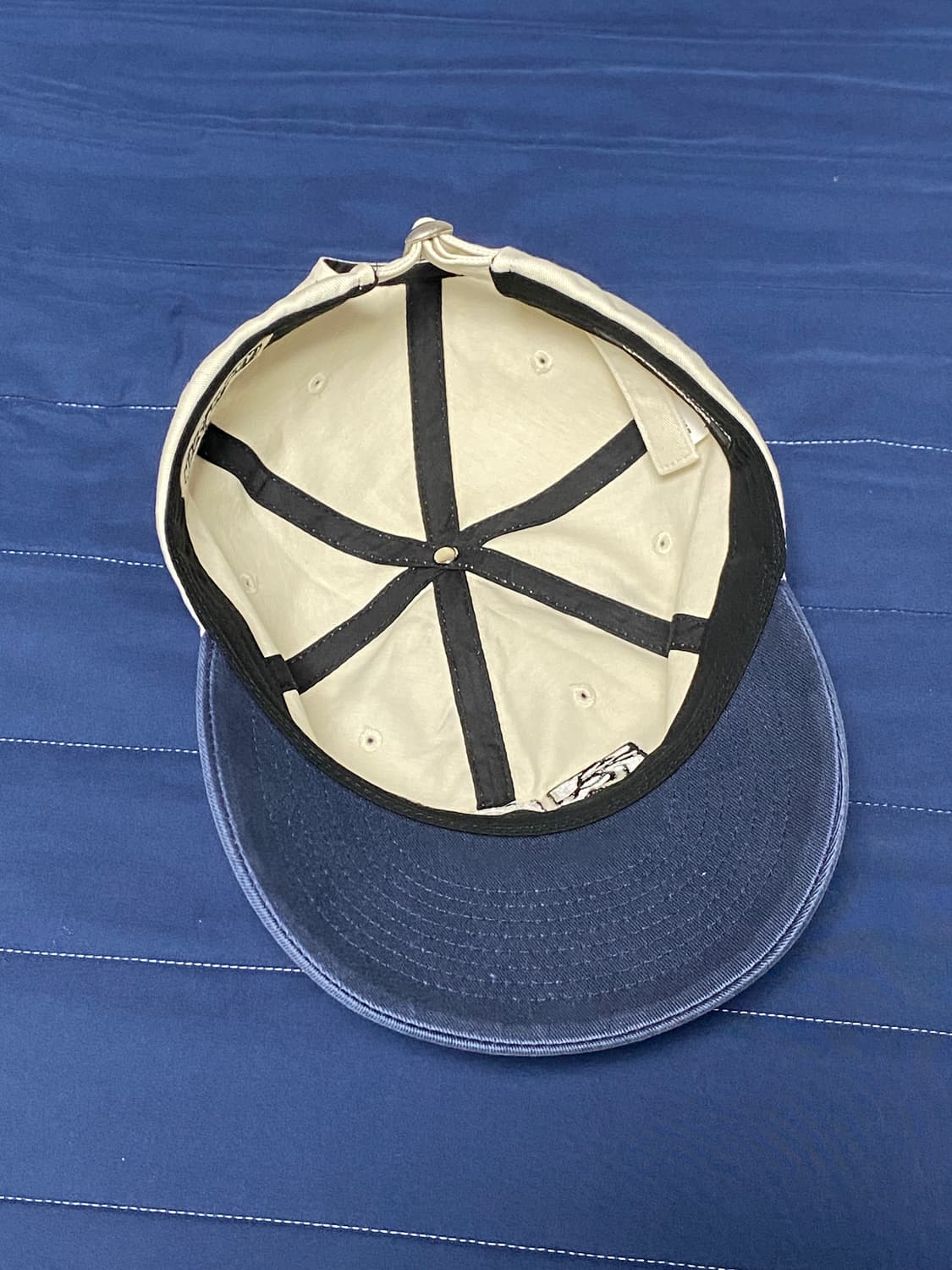 해칭룸x마스컴퍼니 Kokopelli Cap Cream/Navy 상품이미지4