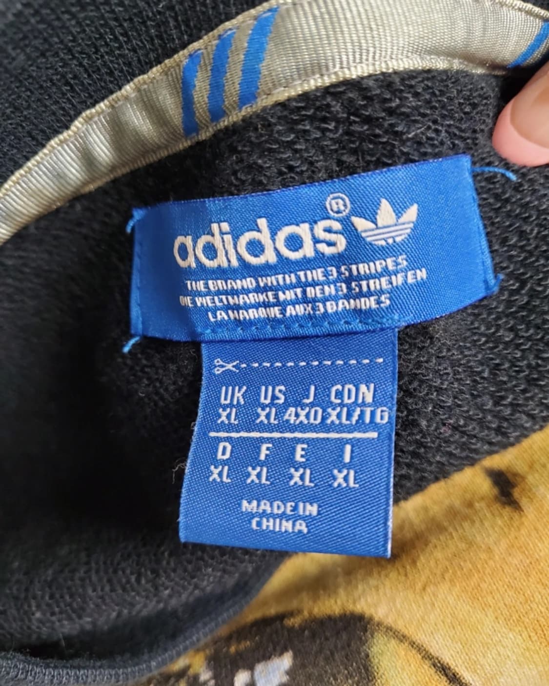 아디다스 한정판 티셔츠 상품이미지6