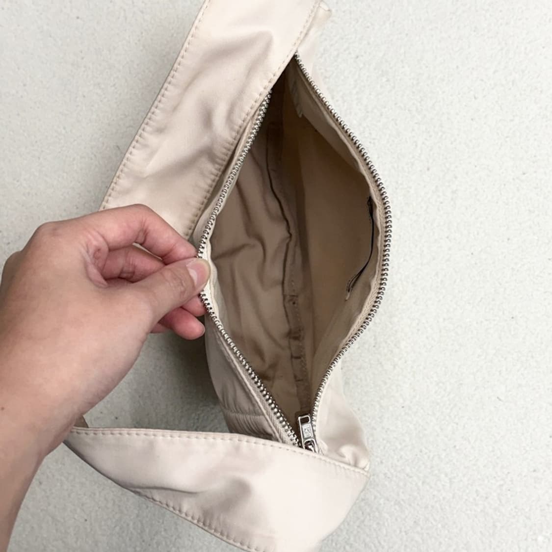 MATIN KIM 베이지 이지백 상품이미지5