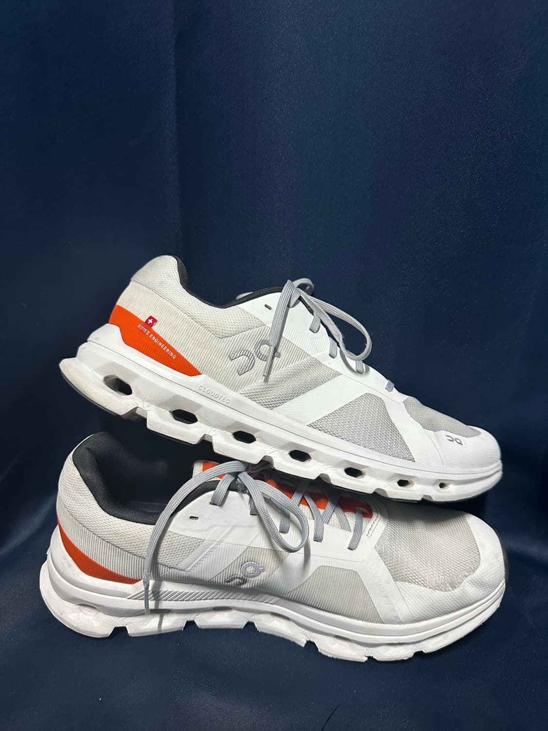 온러닝 클라우드러너 (언다이드 화이트/플레임) 280mm 상품이미지3