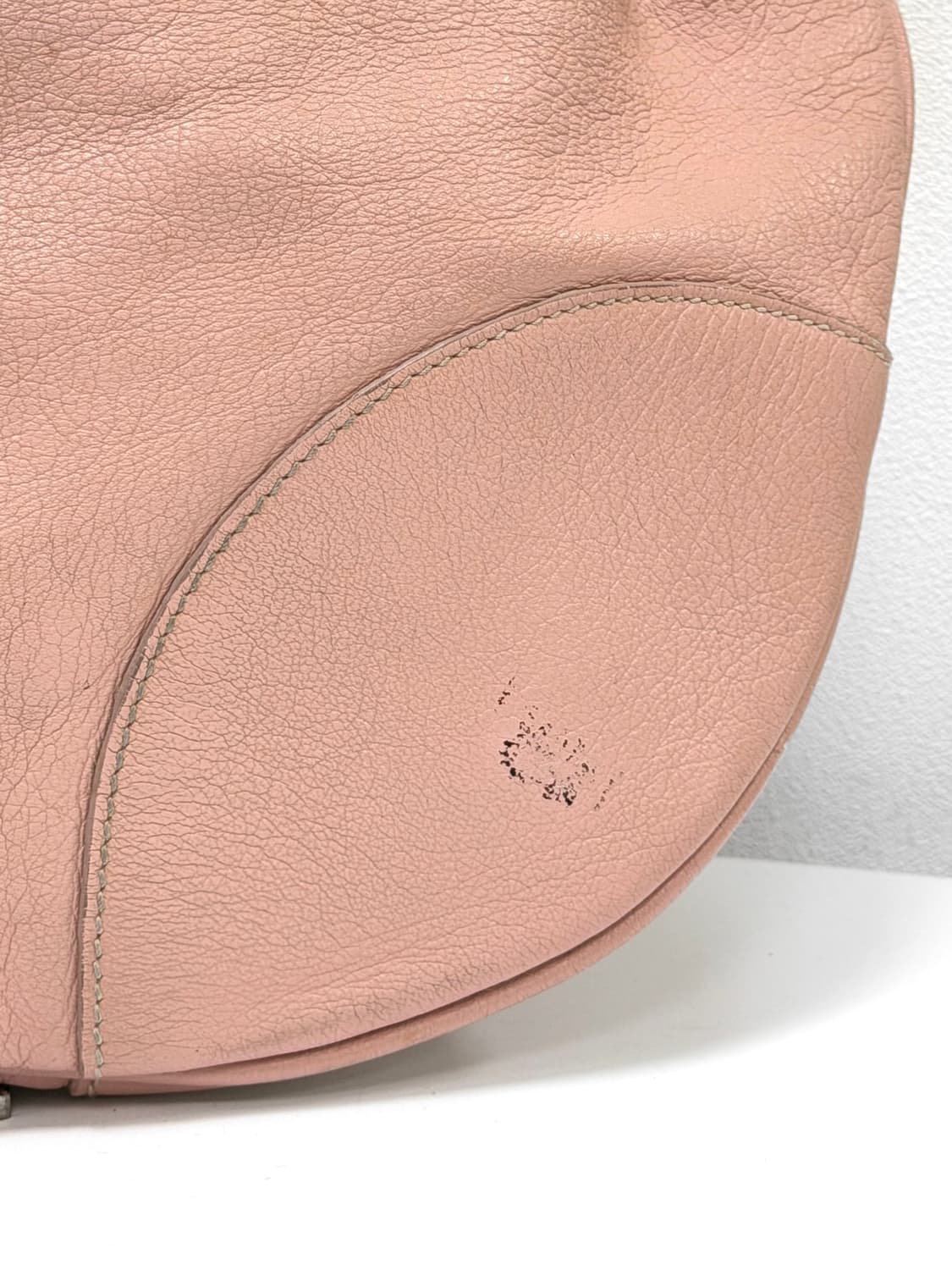 페라가모 핑크 레더 숄더백 상품이미지8