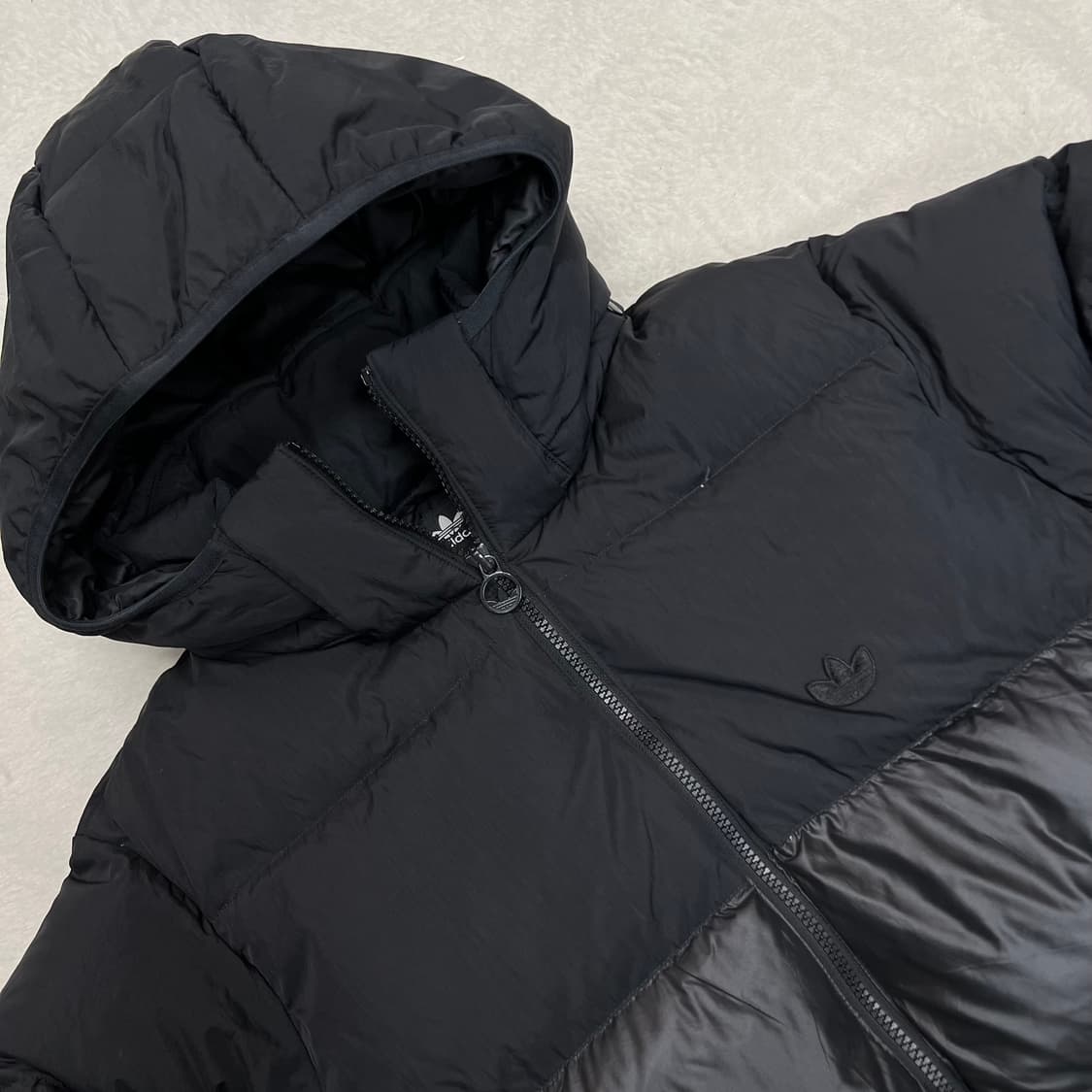 (105)아디다스 오라지널 반유광 패딩 상품이미지4