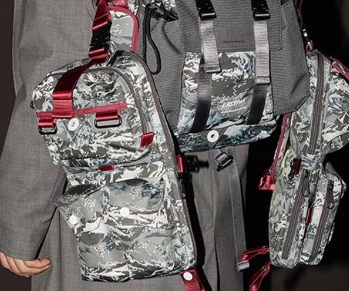 이스트팩 X 화이트 마운티니어링 베스트 백 상품이미지5