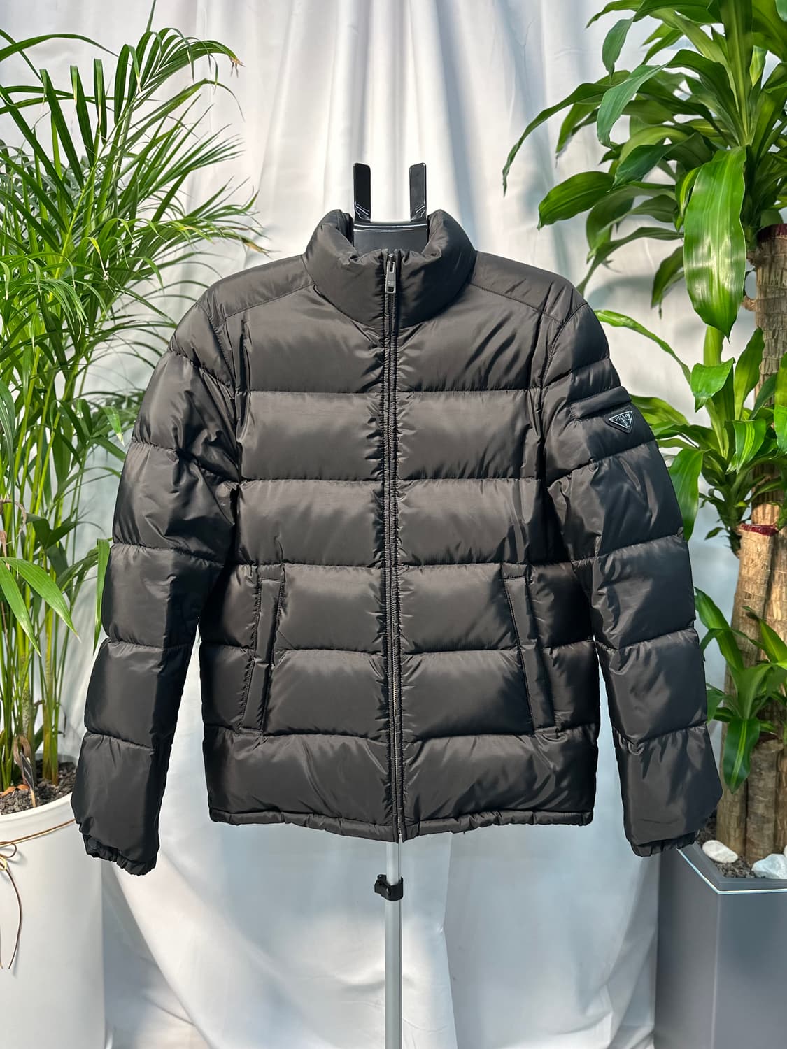 프라다 다운패딩 블랙 48 상품이미지1