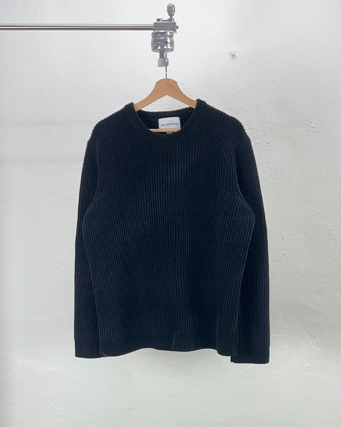 솔리드옴므 18fw 블랙 와플 벨벳 골지 니트 상품이미지1