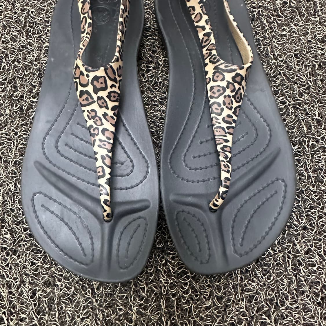 크록스 레오파드 호피 쪼리 샌들 W7 상품이미지3