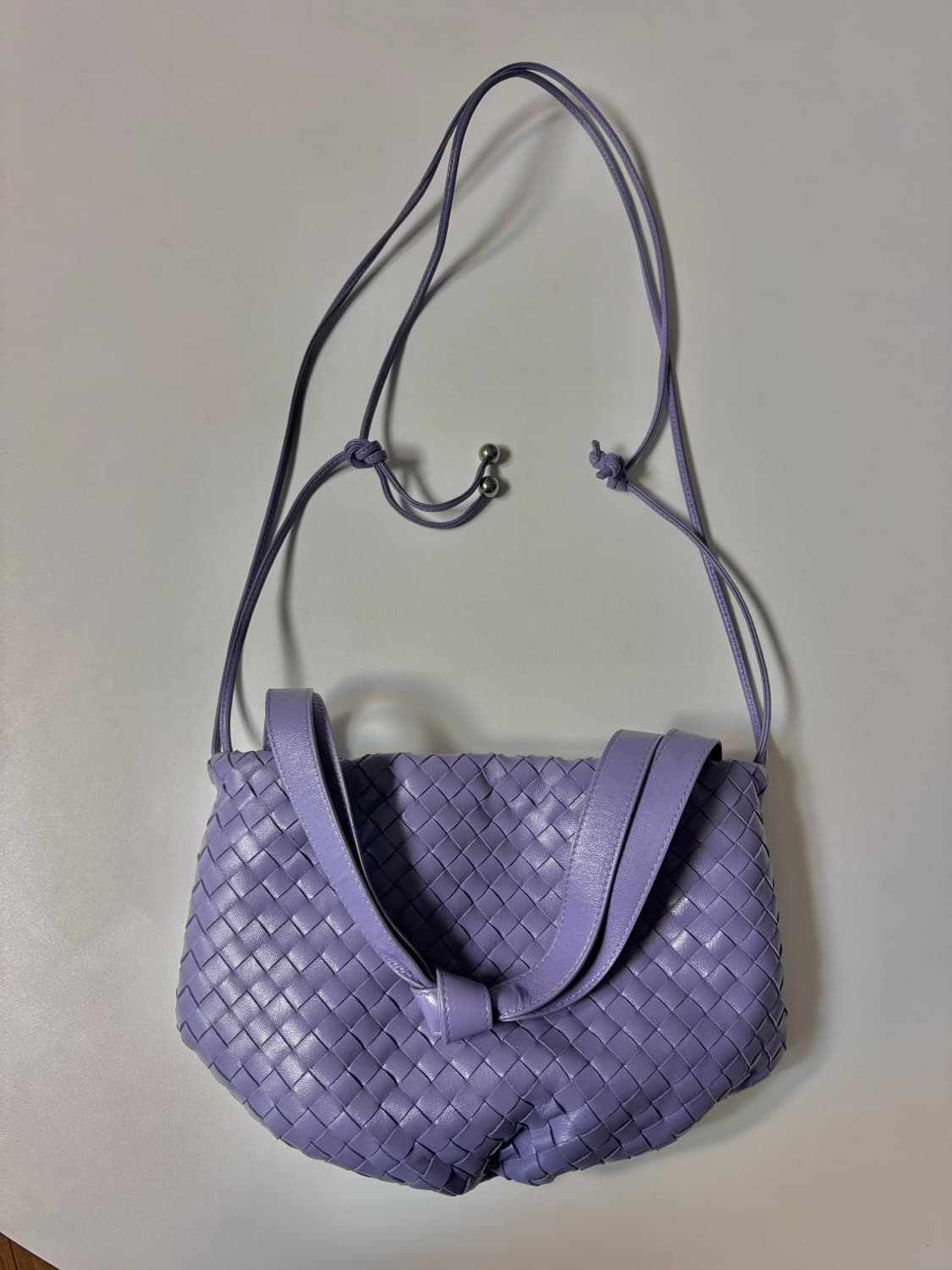보테가베네타 벌브백 스몰 라일락 컬러 상품이미지5
