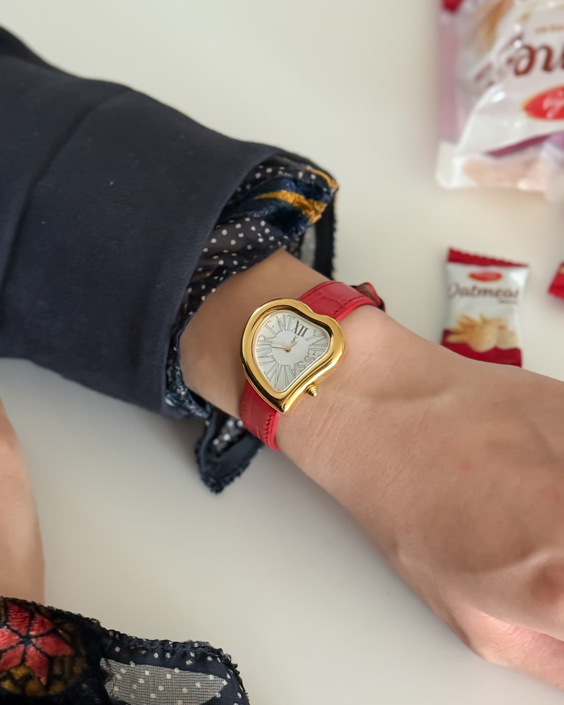 입생로랑 40주년 하트 시계 상품이미지4