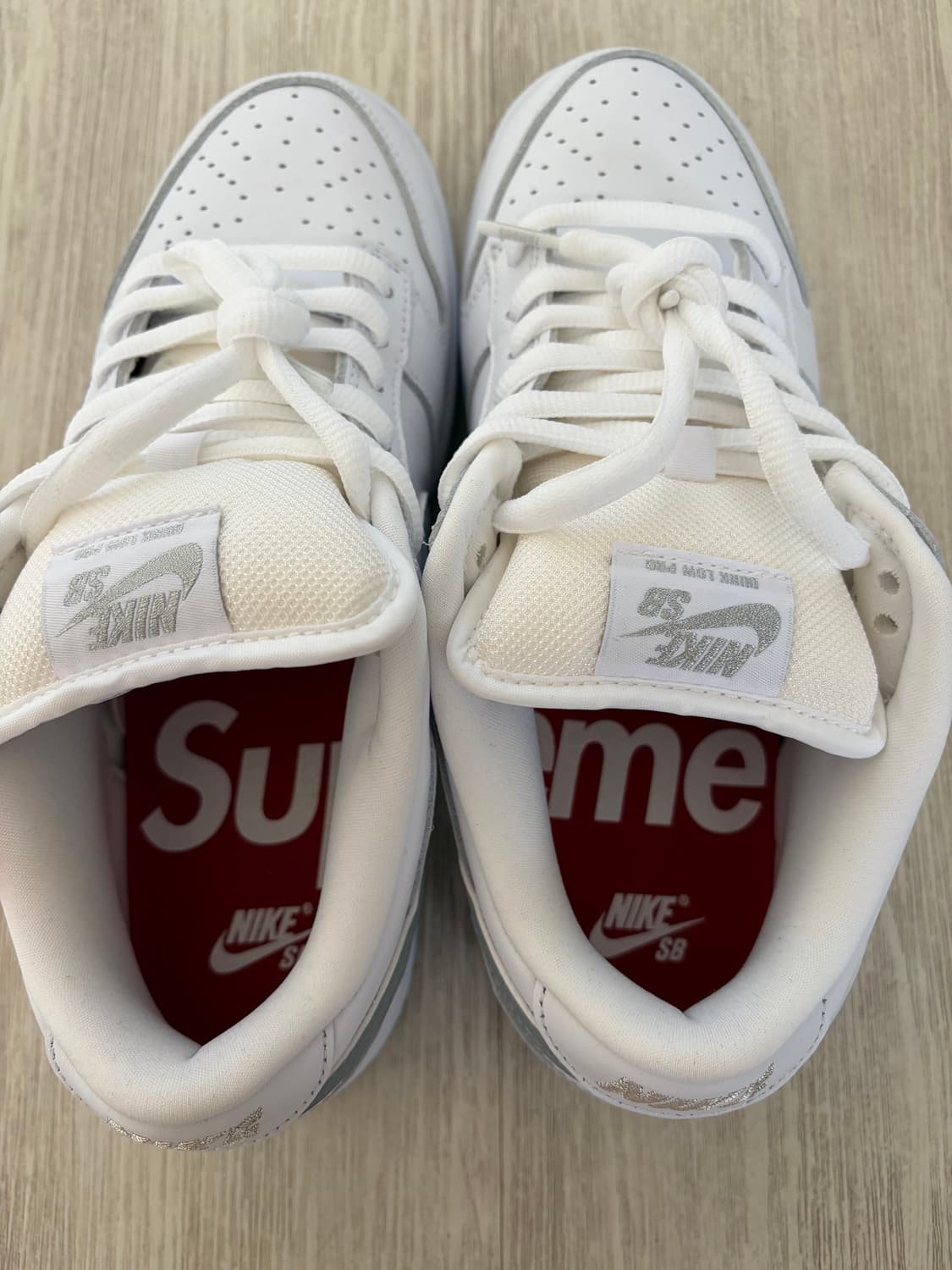 나이키x슈프림 SB 덩크 로우 화이트 270 상품이미지3