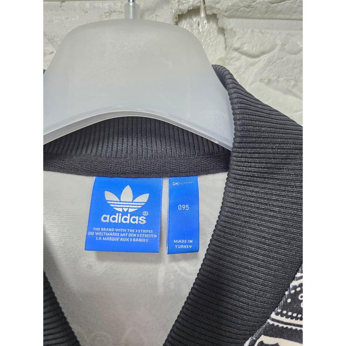 택포_ 아디다스 유로파 파이어버드 페이즐리 패턴 트랙탑 M 상품이미지2