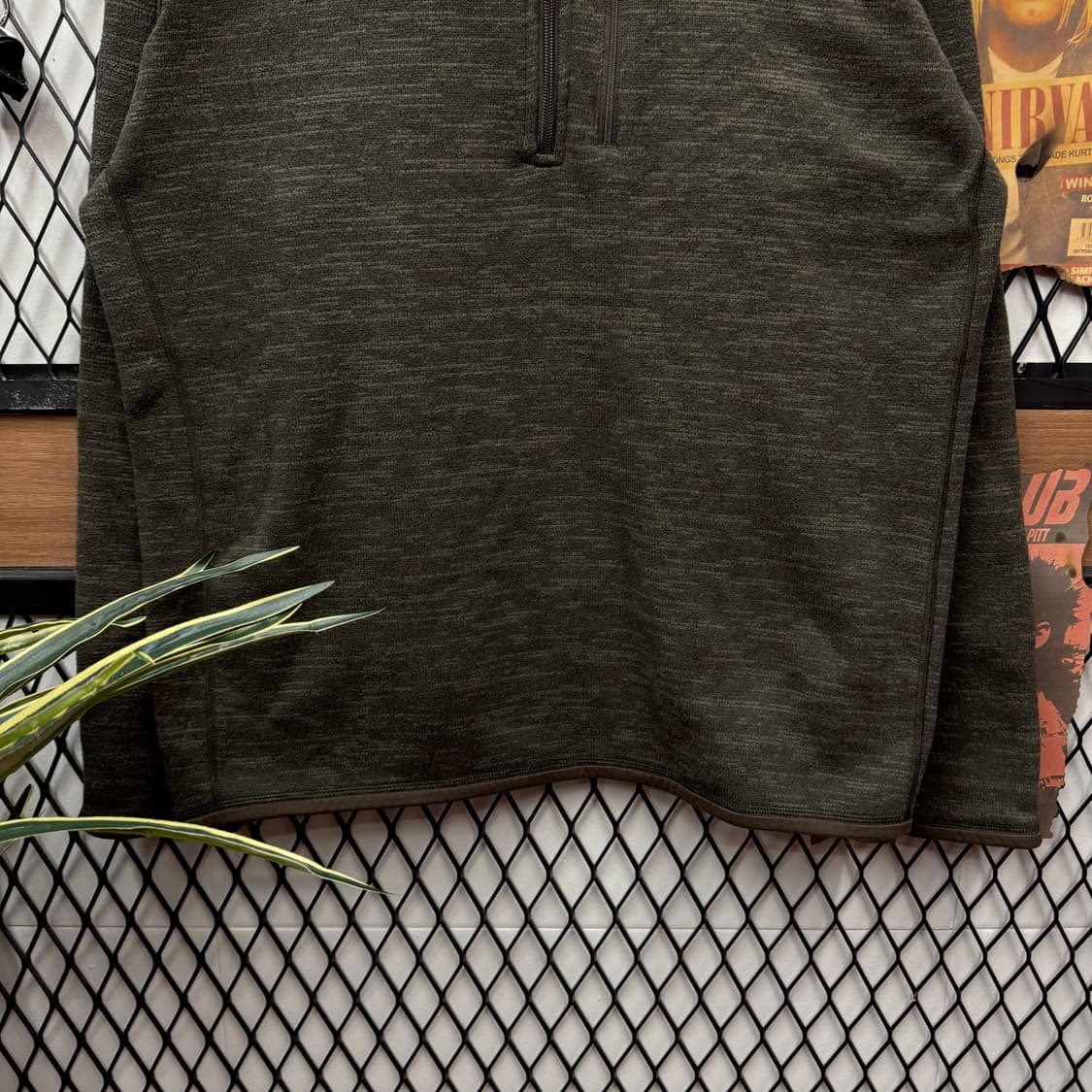 파타고니아 베터 스웨터 하프 집업 전면 집업 포켓 포인트 차콜 상품이미지4