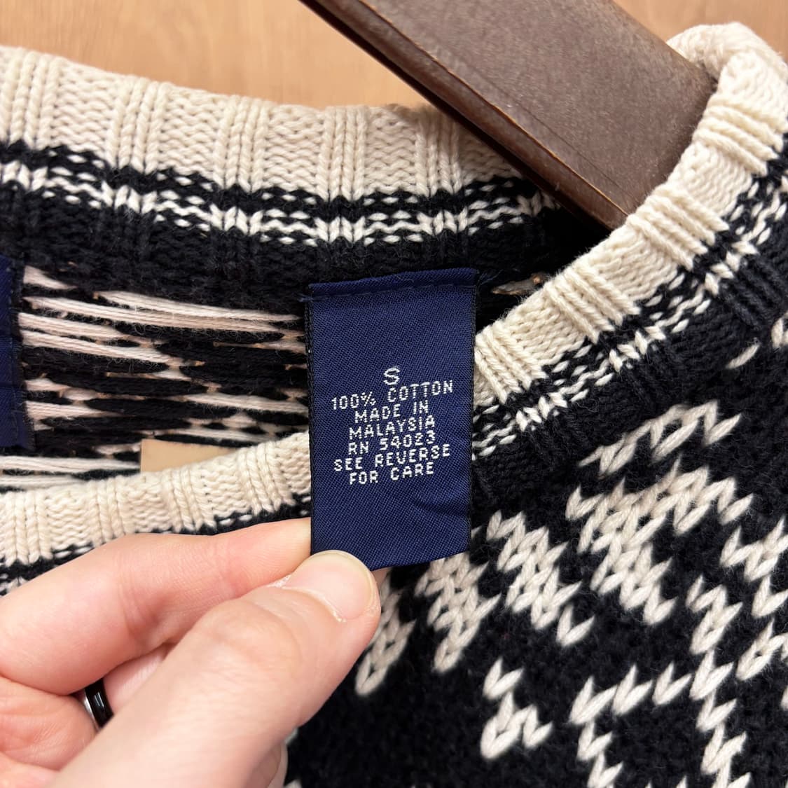 갭 라운드넥 긴팔 코튼 니트 페어아일 노르딕 패턴 디테일 블랙 아이보리 상품이미지8