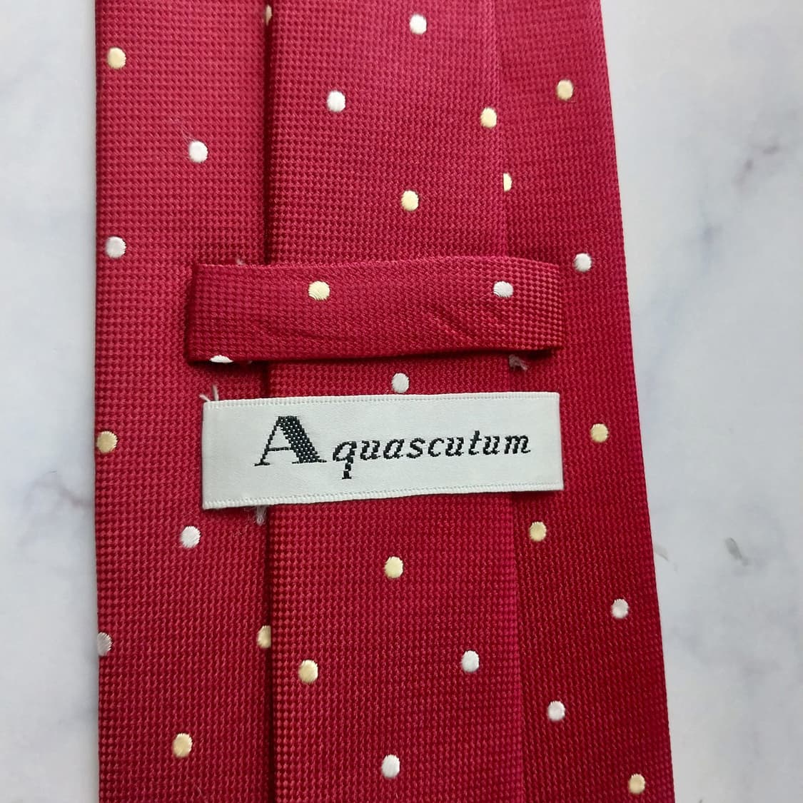 아쿠아스큐텀 실크 레드 도트 패턴 넥타이 9.5cm A+등급 K2031
 상품이미지9
