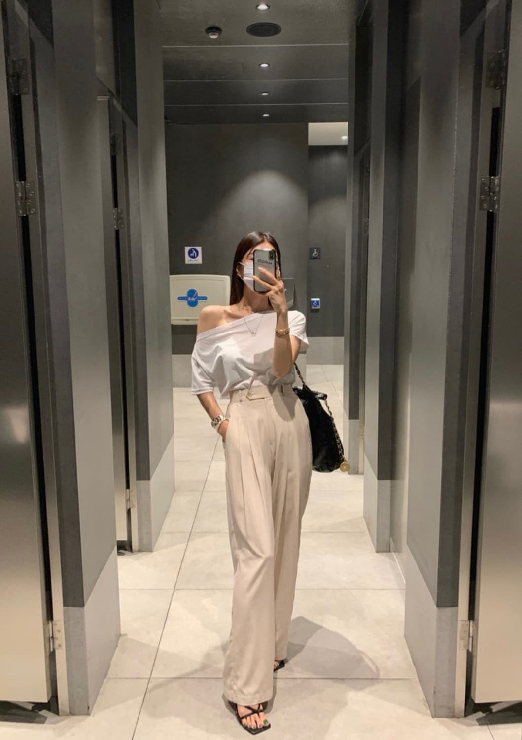 레브시티 반팔오프티 - 아이보리, 블랙 상품이미지4