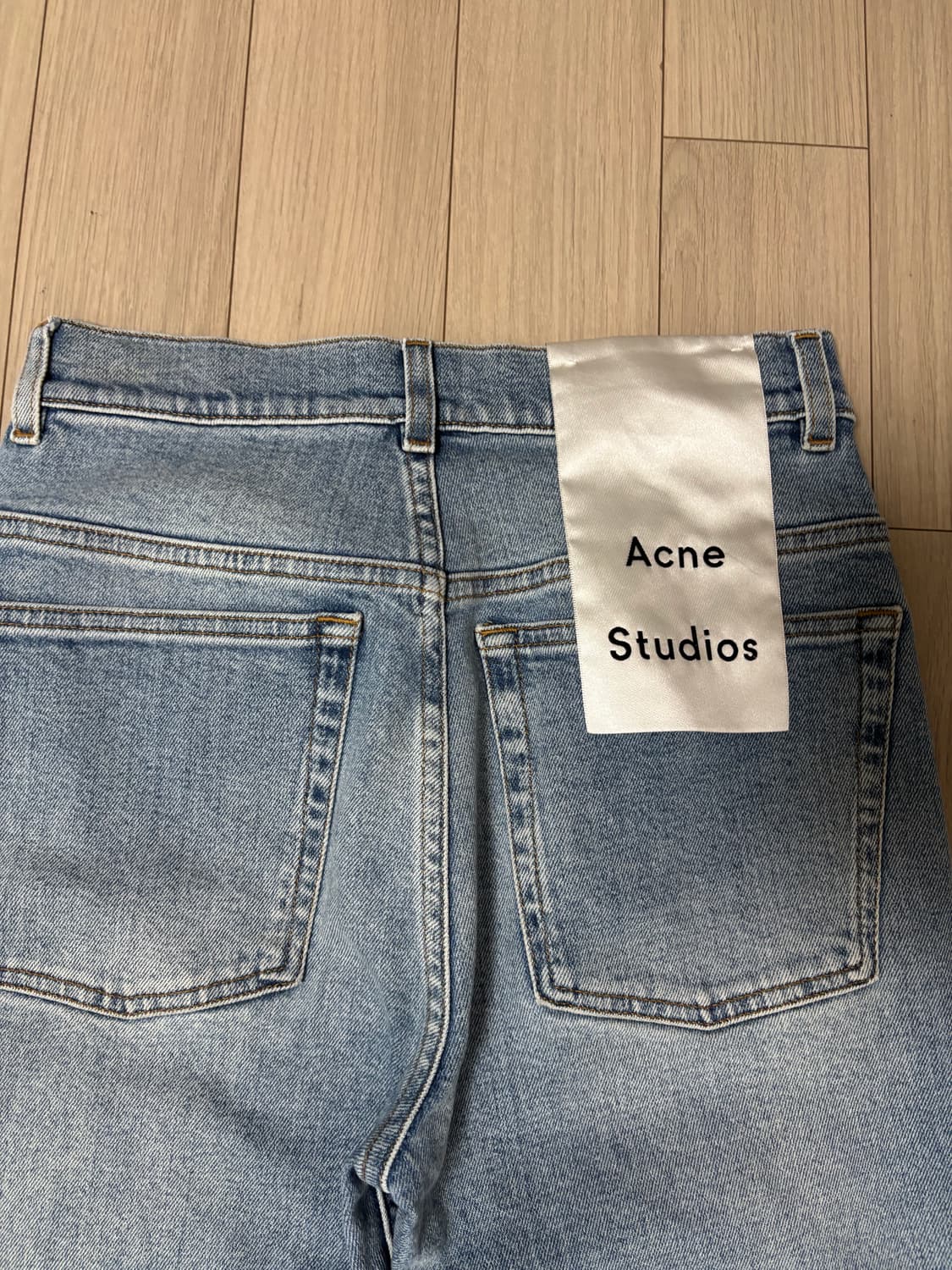 아크네스튜디오 부츠컷 데님 상품이미지3