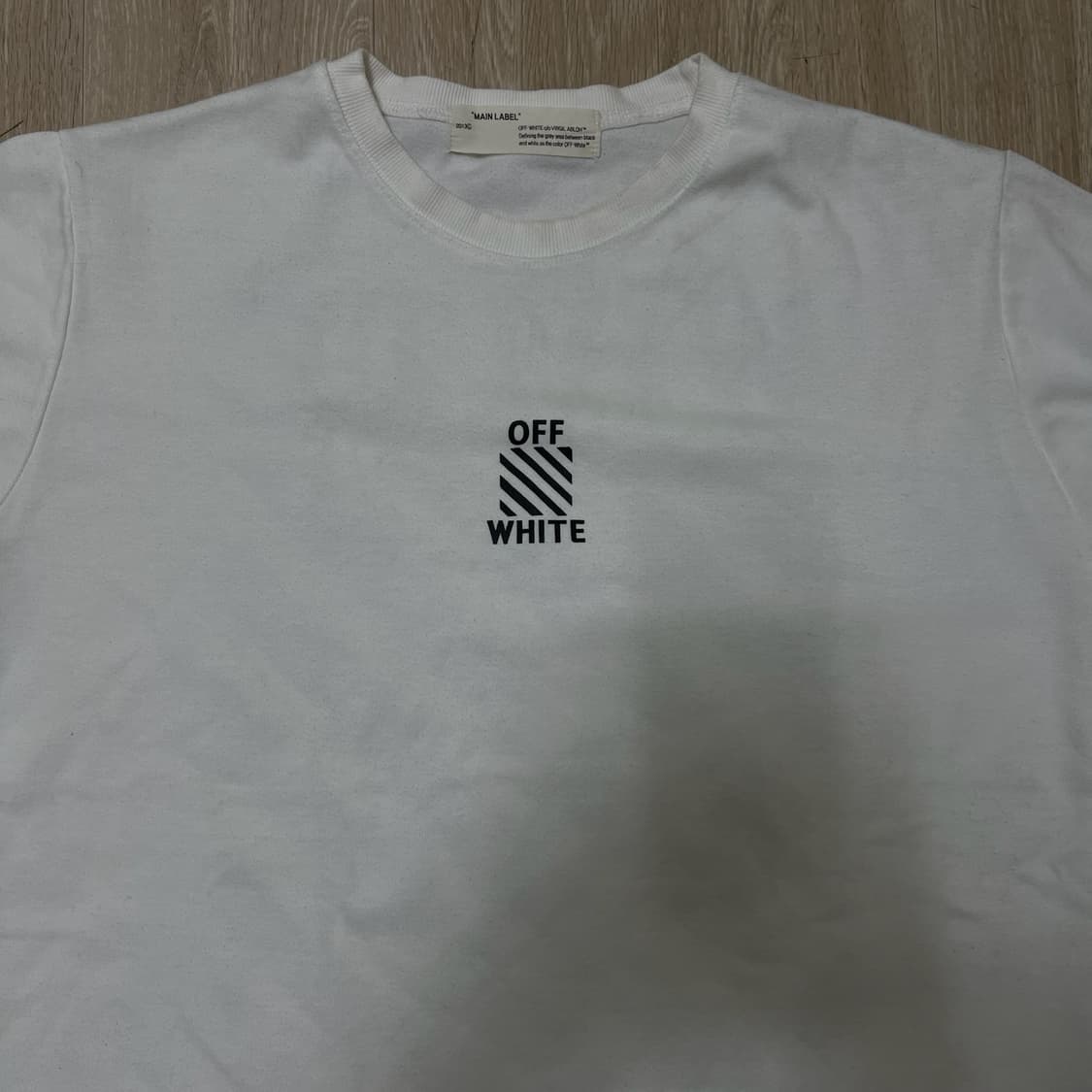 오프화이트 백프린팅 빅로고 반팔티 M  상품이미지4