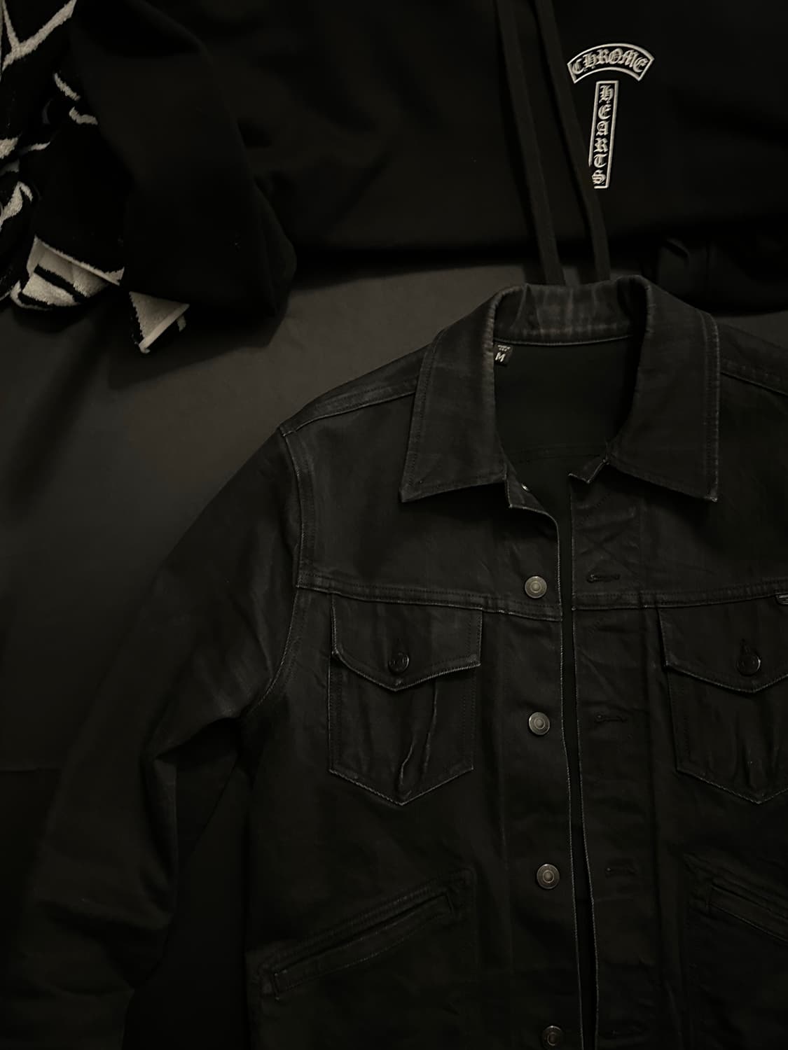 톰포드 데님 트러커 자켓 레더 택 상품이미지2