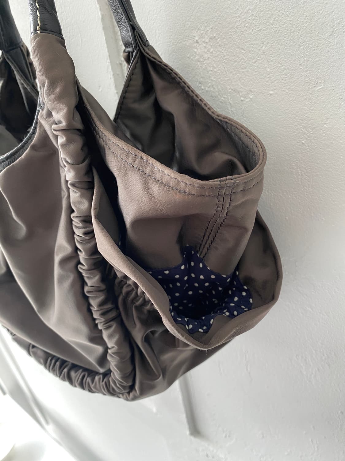 [Y’saccs] 셔링 토트백 상품이미지6