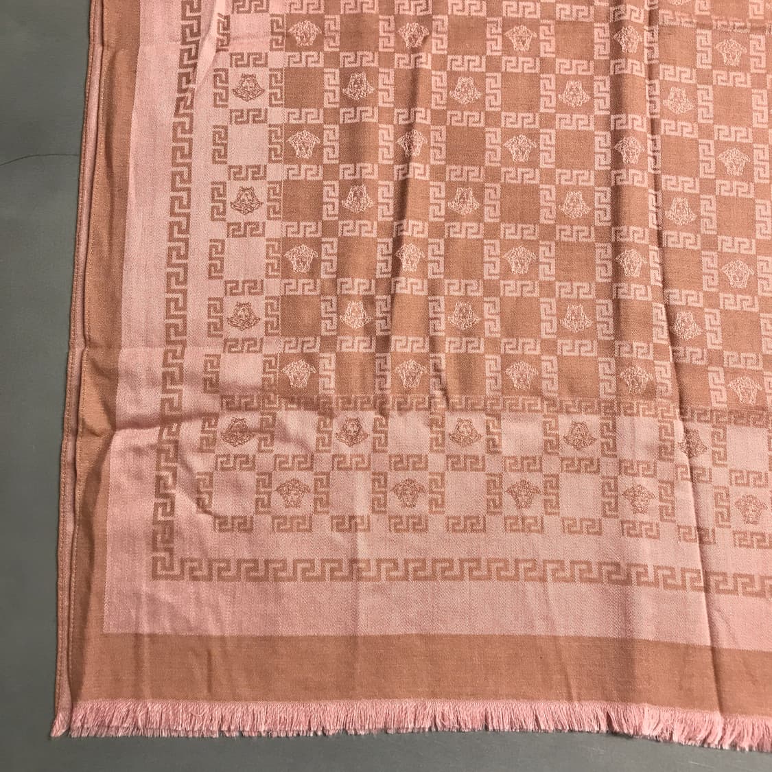 베르사체 실크 스카프 상품이미지3