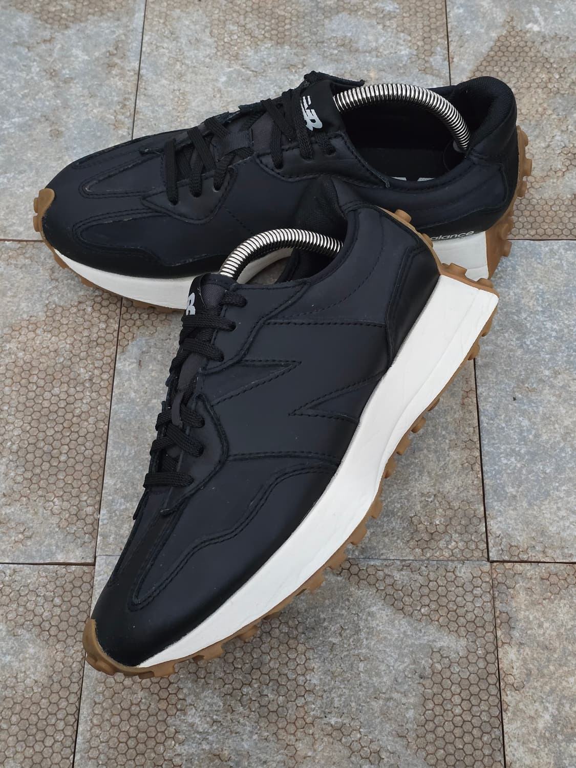 (250)뉴발란스 327 블랙 팬텀  상품이미지2