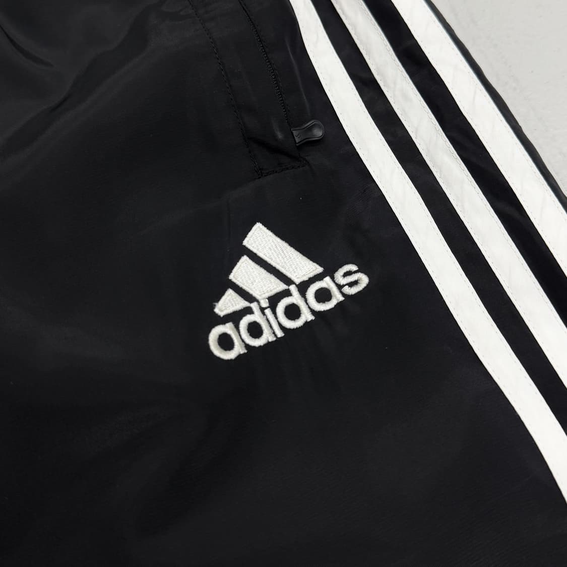 아디다스 00s 삼선 올드스쿨 바람막이 트랙팬츠 상품이미지4