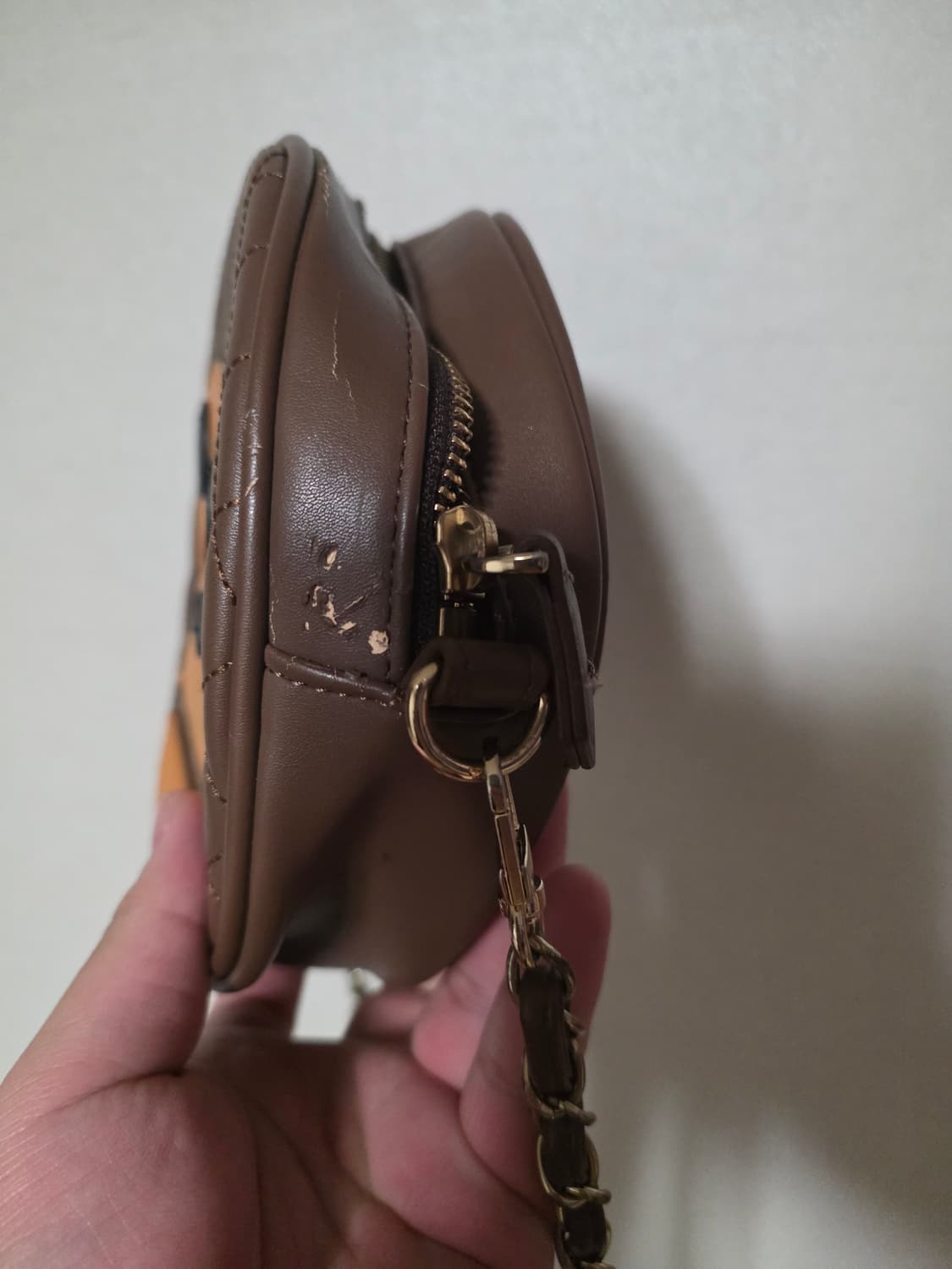 [OS] 베이프 베이비마일로 페이스 퀄팅 레더 크로스백 상품이미지9