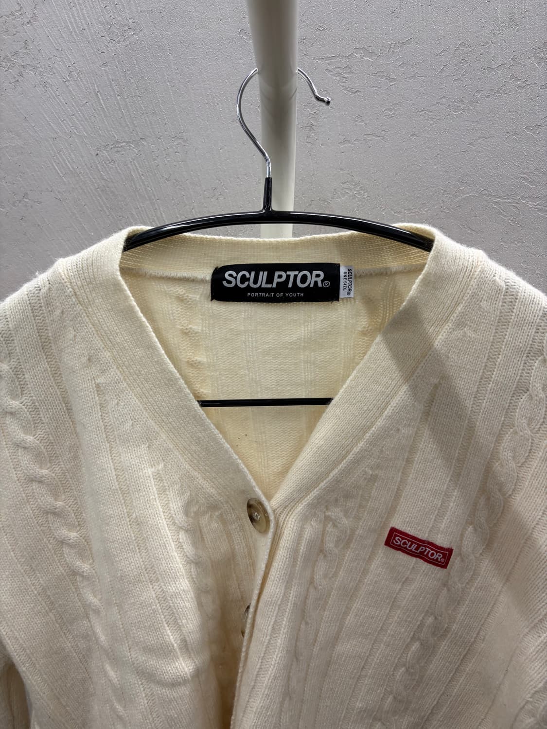 Sculptor 케이블 니트 크롭 가디건 아이보리 상품이미지3