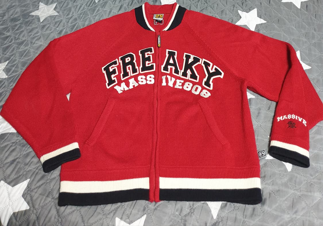 (일본제품) FREAKY MASSIVE 레터링 자수 패치 니트 집업(L) 상품이미지1