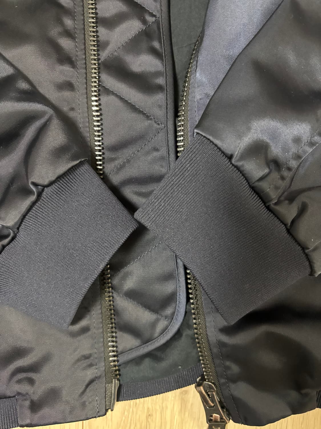 아크네스튜디오 봄버 상품이미지3