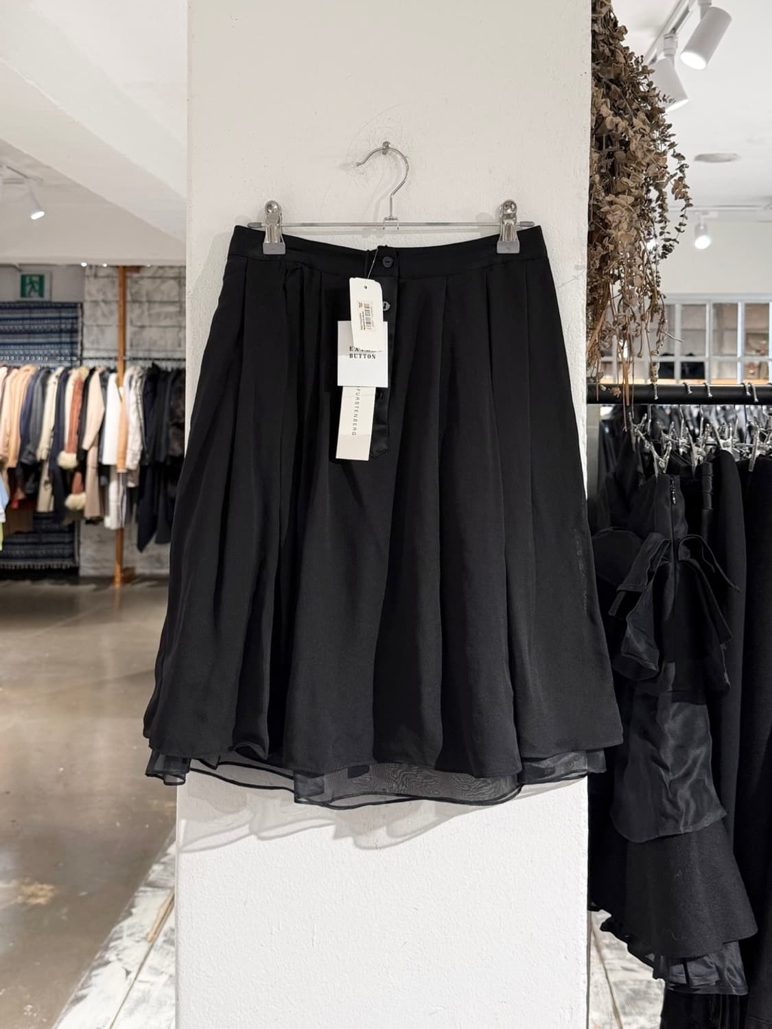 다이앤 본 퍼스텐버그 블랙 쉬폰 미디 스커트 상품이미지1