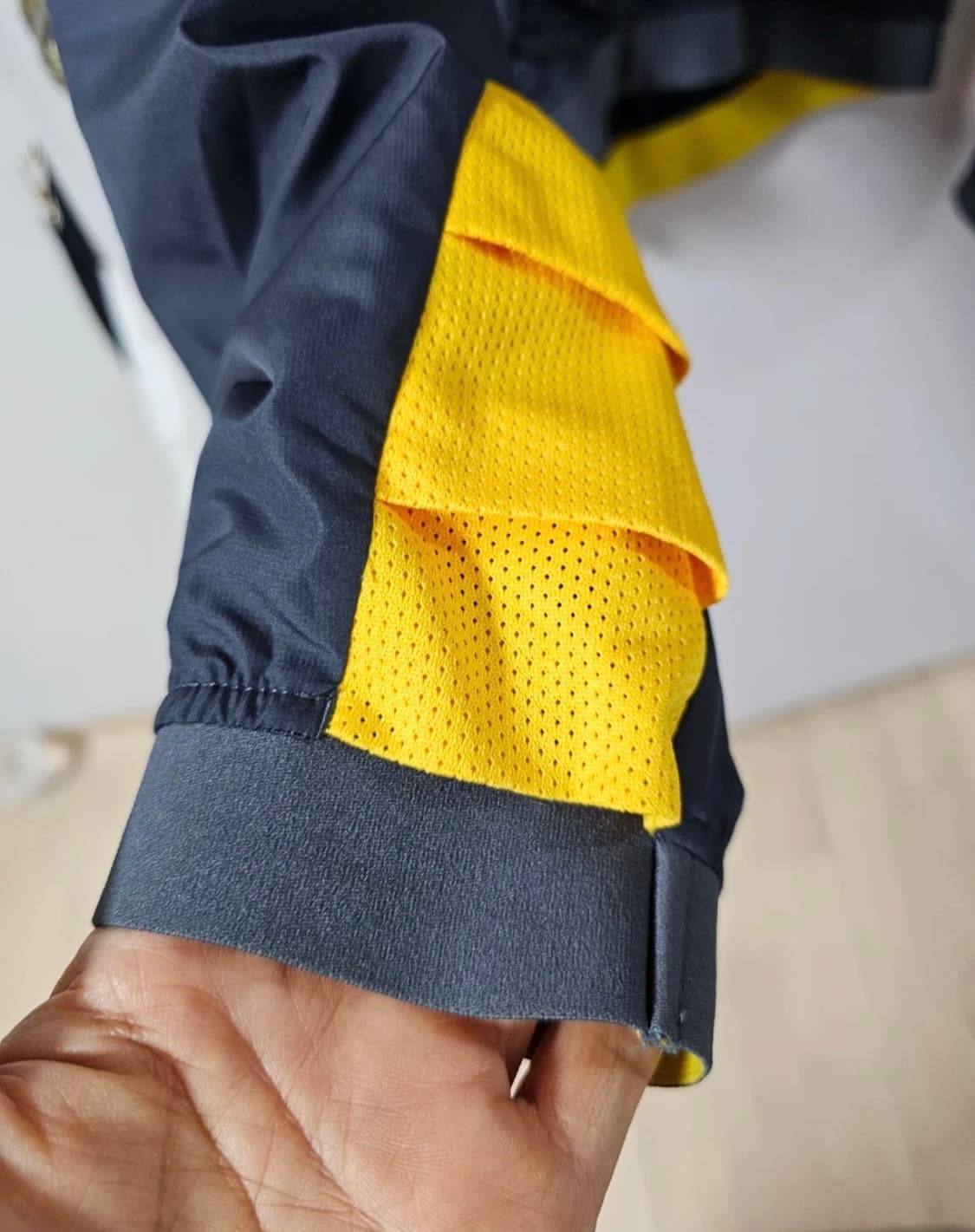 푸마 아스날 Fly Emirates 바람막이 S 상품이미지2