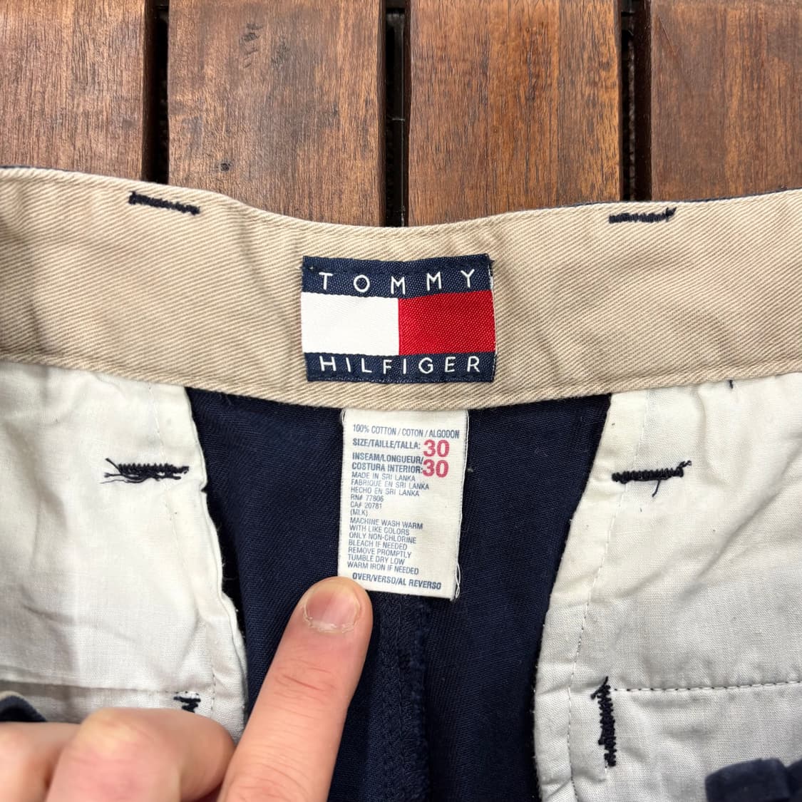 (30) 90s 타미힐피거 월계수 자수 투턱 네이비 치노 팬츠 상품이미지5