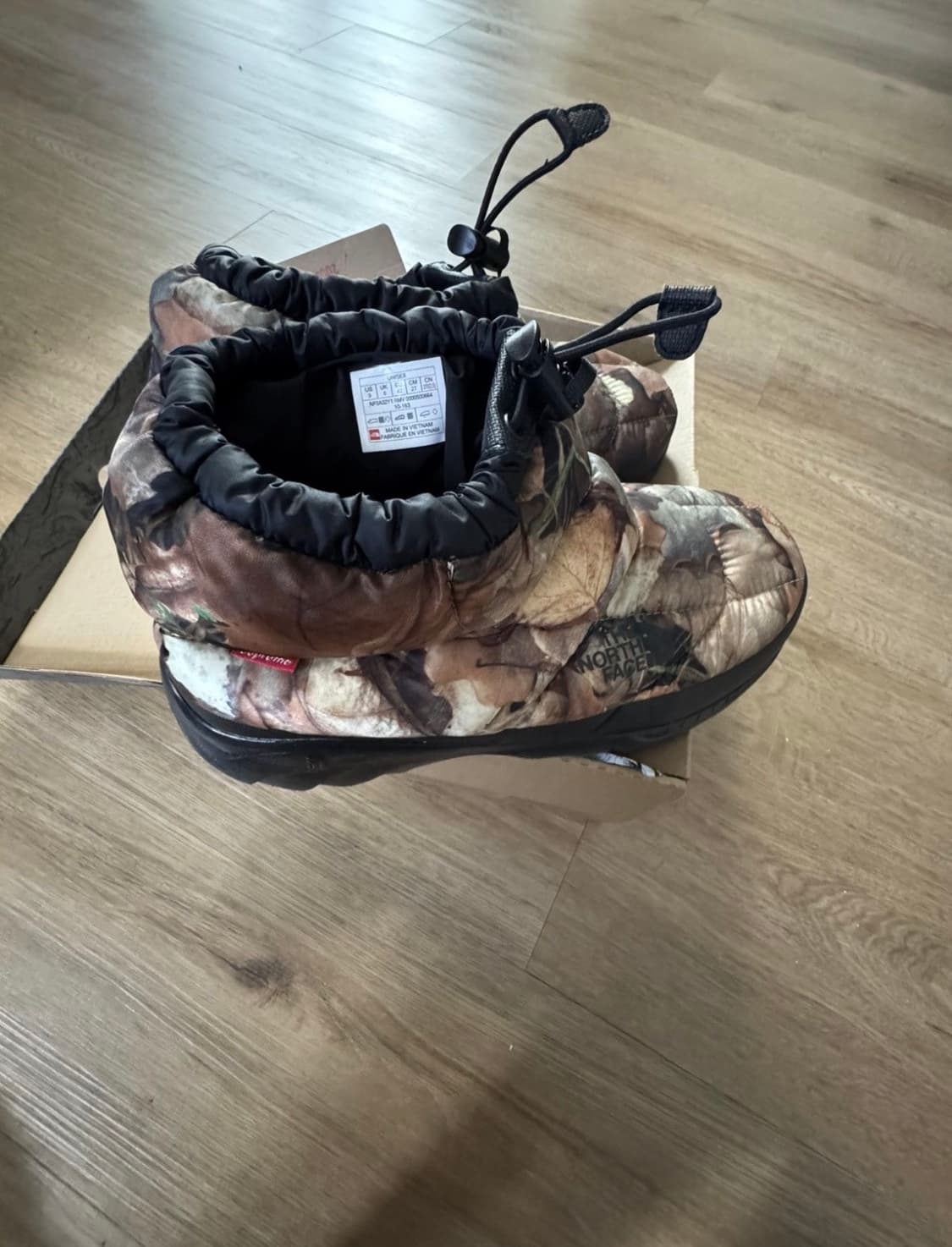 슈프림X노스페이스 리얼트리 눕시 부츠 상품이미지8