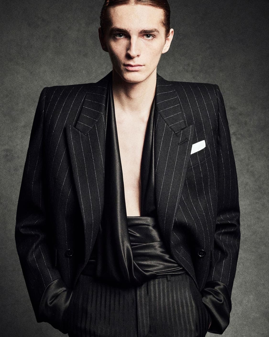 [이준호님 착용] 생로랑 23AW 스트라이프 더블 브레스티드 자켓 상품이미지2