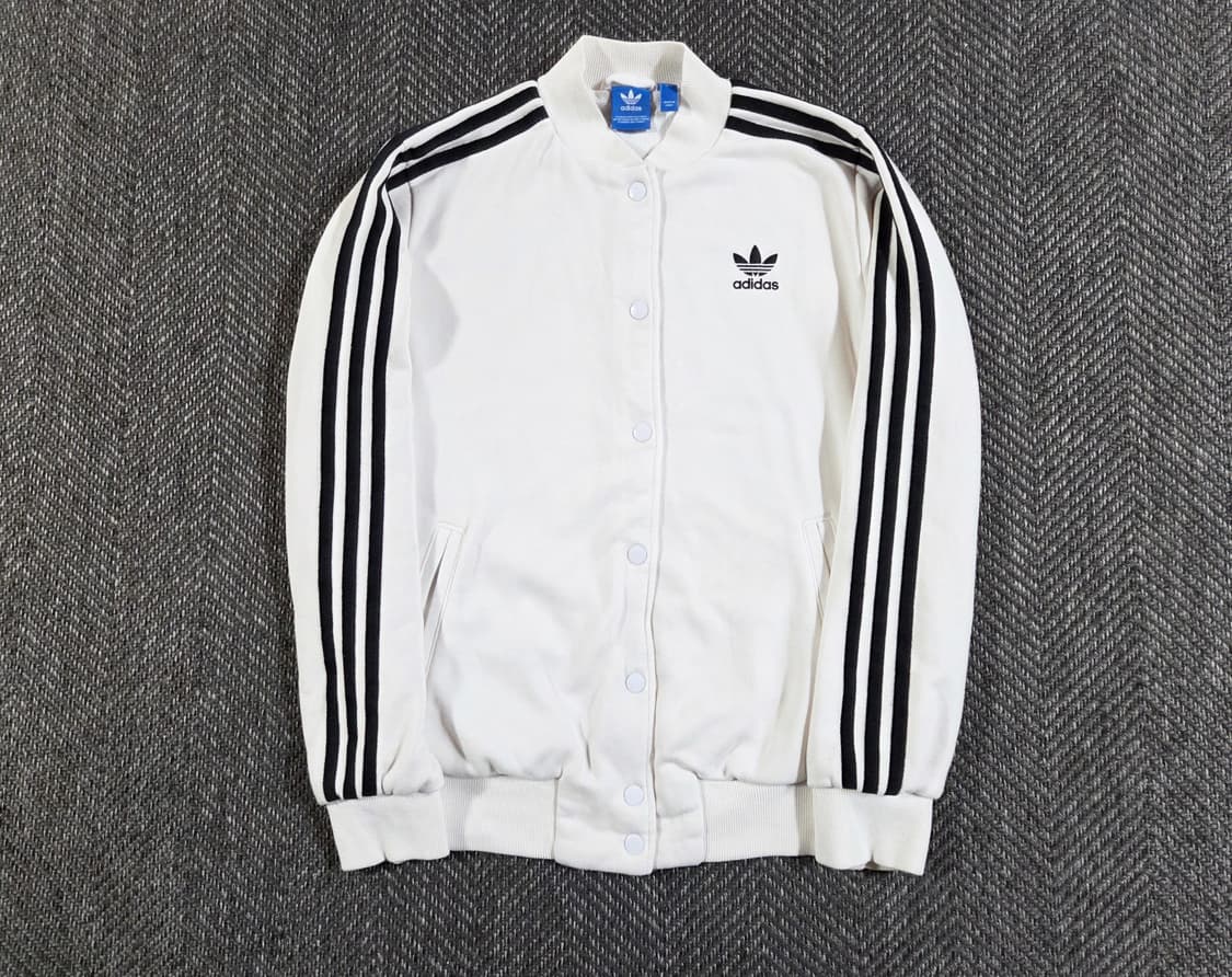 아디다스 화이트 블랙 백로고 트랙탑 봄버 자켓 상품이미지1
