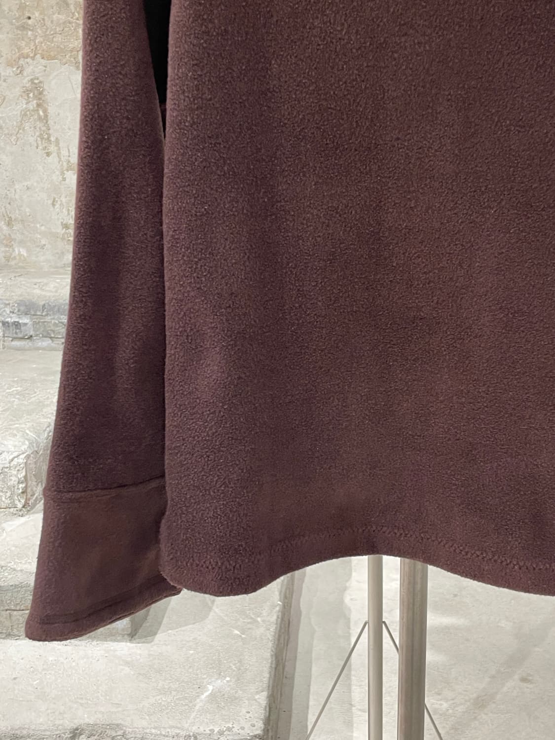 펜디 브라운 센터 로고 터틀넥 플리스 상품이미지4