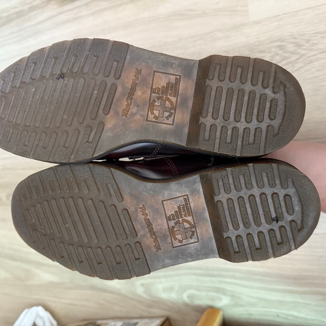 닥터마틴 아드리안 체리우드 250 상품이미지4