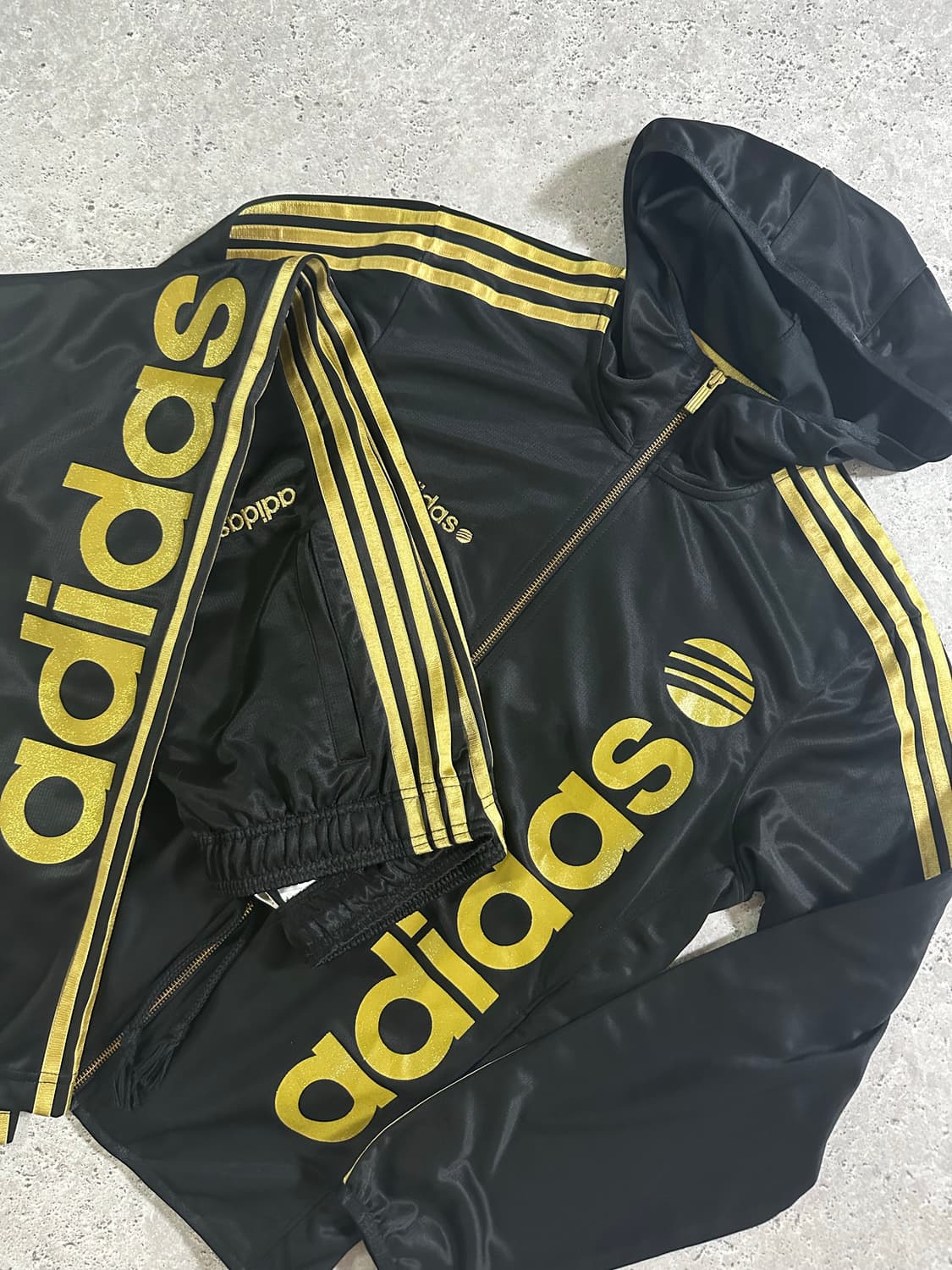 NEO LABEL 일본판 골드 빅로고 트랙 셋업 블랙 골드 상품이미지1