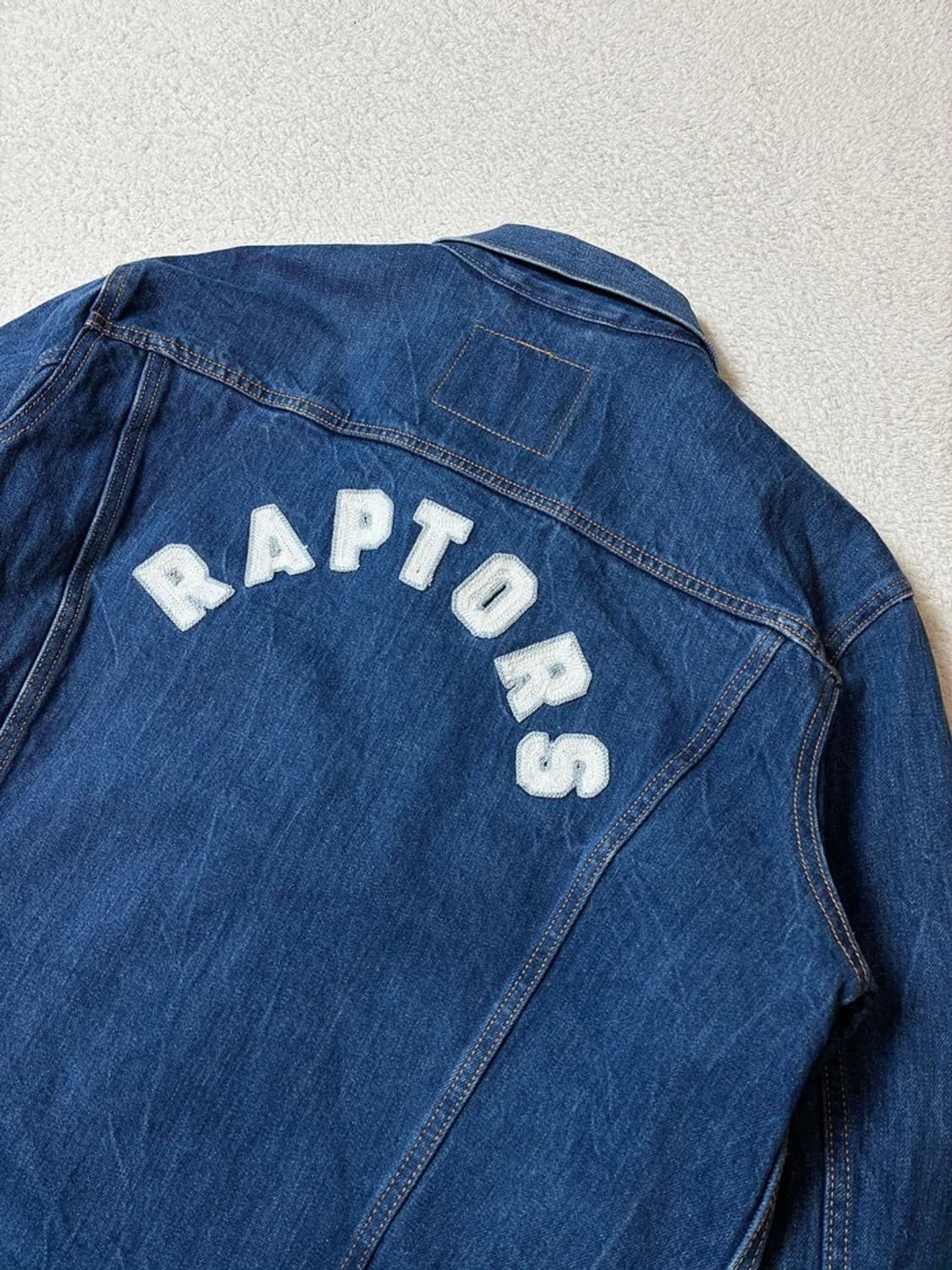 리바이스 X RAPTORS NBA 트러커 데님 자켓 PN7470 상품이미지2