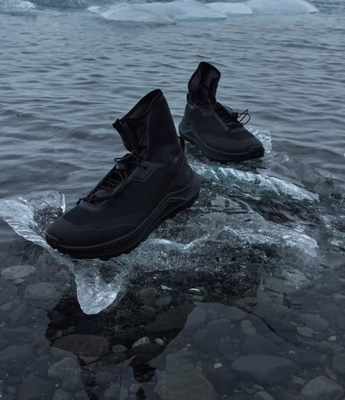 데상트 유스 시프트 트레일 블랙 판매합니다 상품이미지1