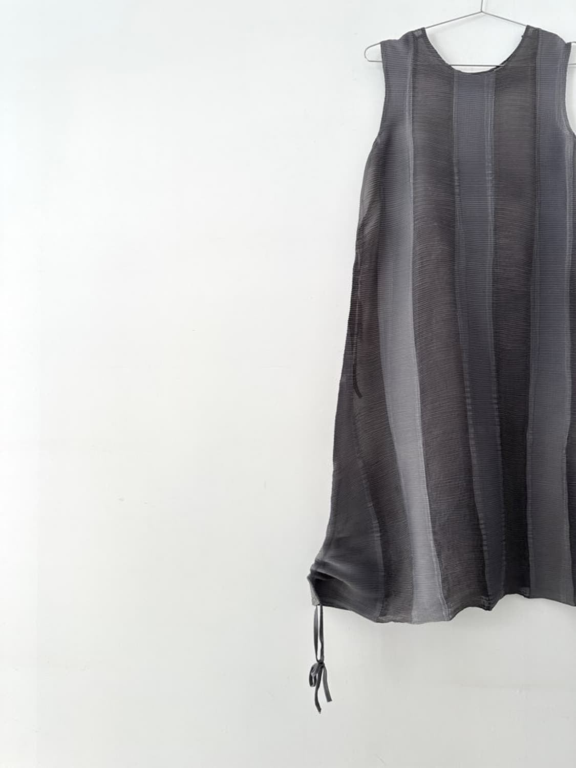 Horizontal panel strap pleats ops & top  상품이미지3