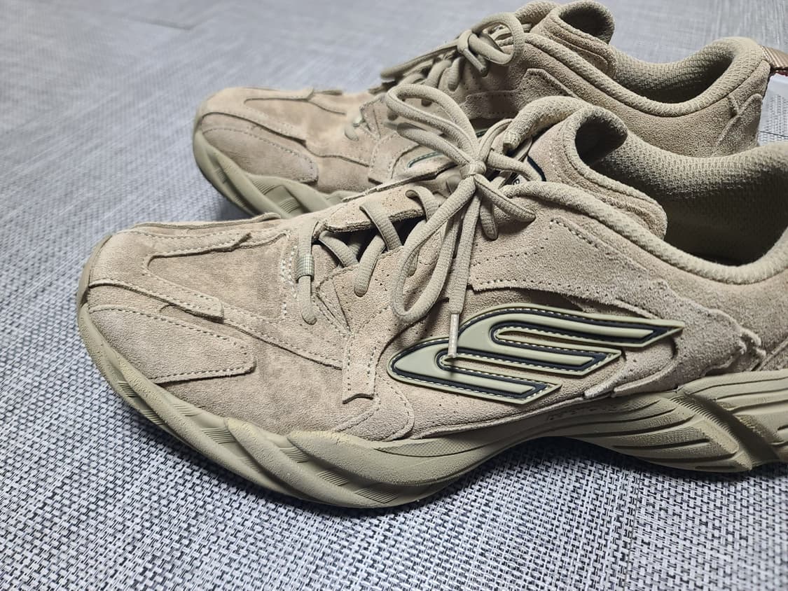 발렌시아가 먼데이 슈즈 스웨이드 베이지 42 스니커즈 상품이미지1